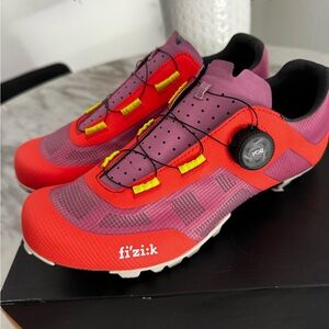 FIZIK VENTO PROXY WOMENS OFF-ROAD SHOES | CORAL/PURPLE SIZE 40